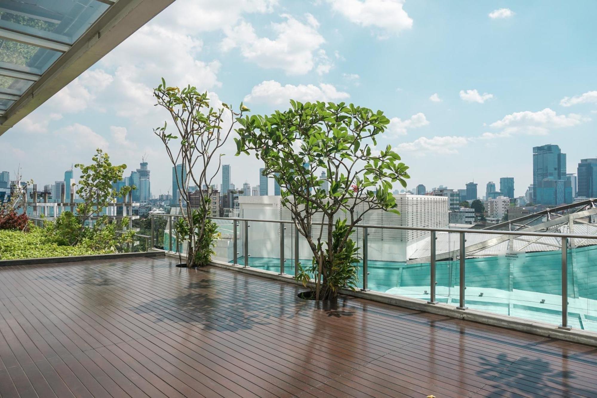 And Fancy At Menteng Park By Travelio Appartement